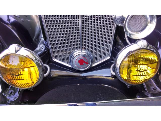 1932 Pontiac Dual Sidemount Deluxe Coupe (CC-908761) for sale in auburn, California