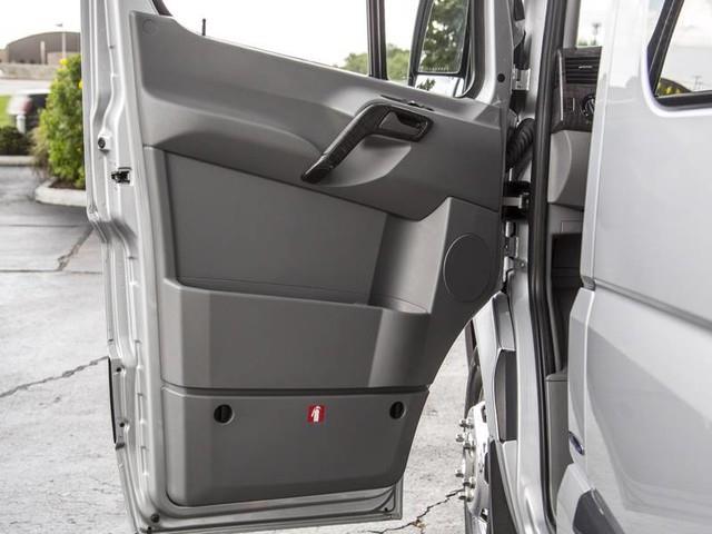 2015 Airstream Autobahn (CC-910127) for sale in Houston, Texas