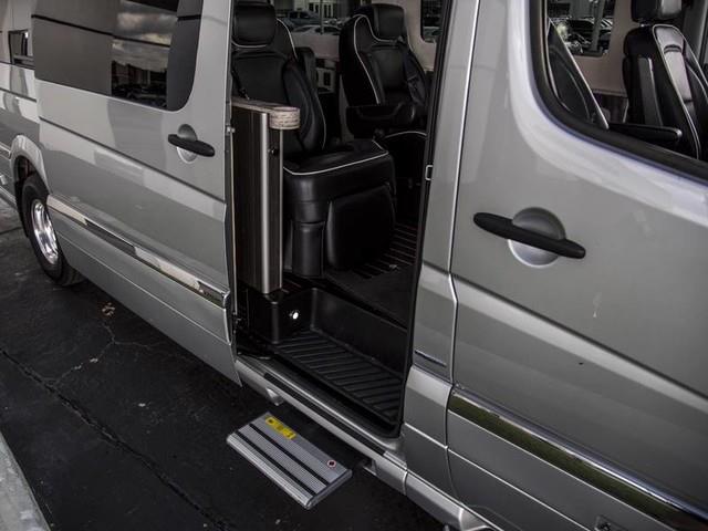 2015 Airstream Autobahn (CC-910127) for sale in Houston, Texas