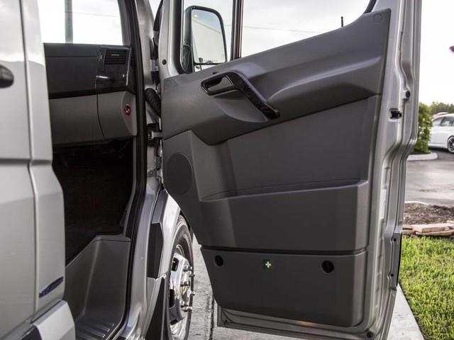 2015 Airstream Autobahn (CC-910127) for sale in Houston, Texas