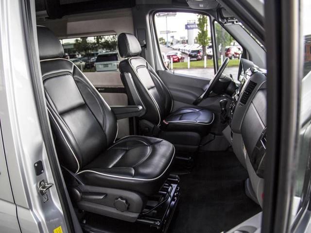 2015 Airstream Autobahn (CC-910127) for sale in Houston, Texas