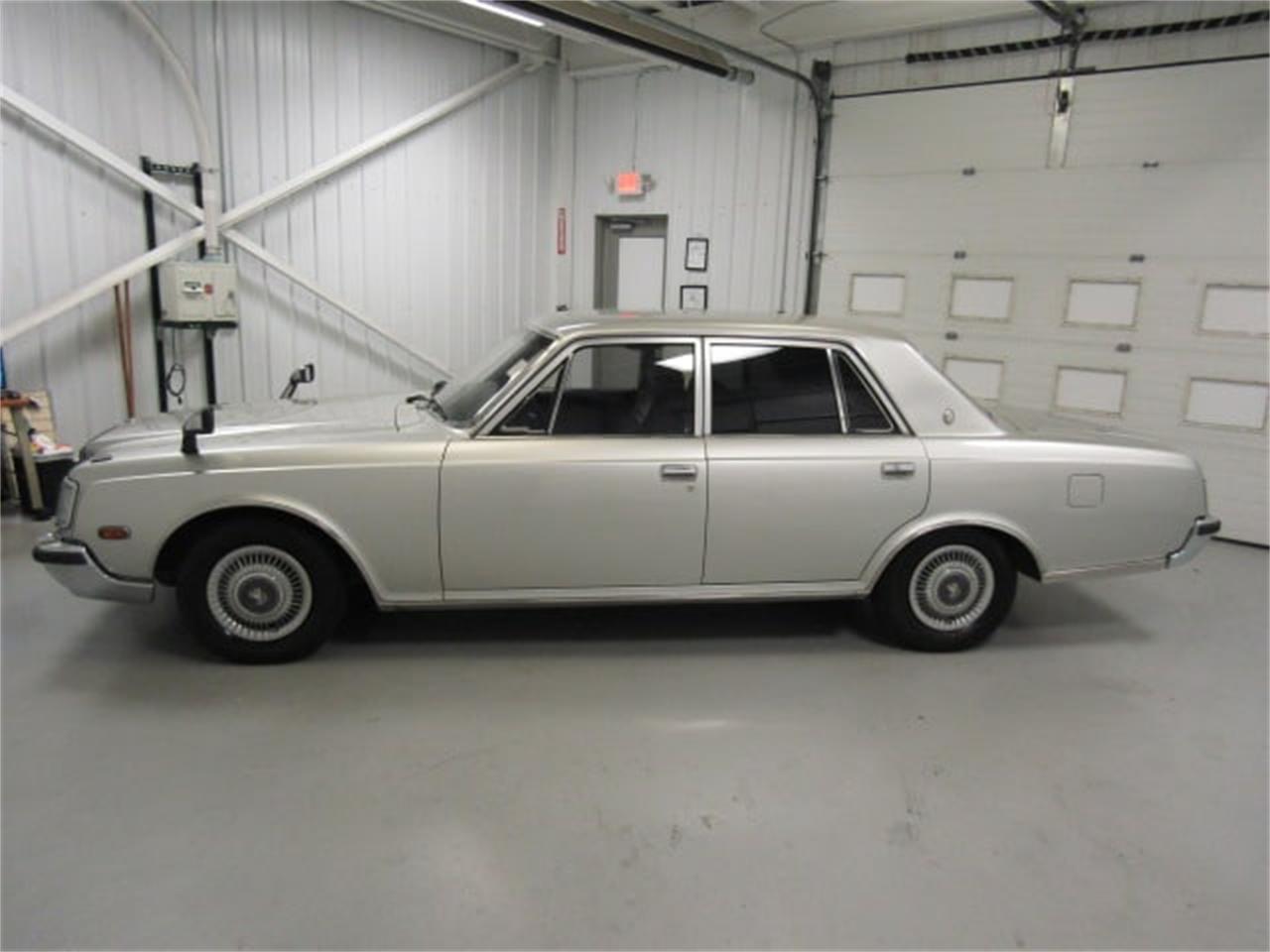 Toyota century 1989