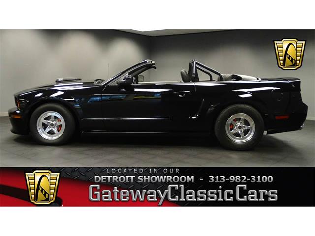 2005 Ford Mustang (CC-916363) for sale in O'Fallon, Illinois