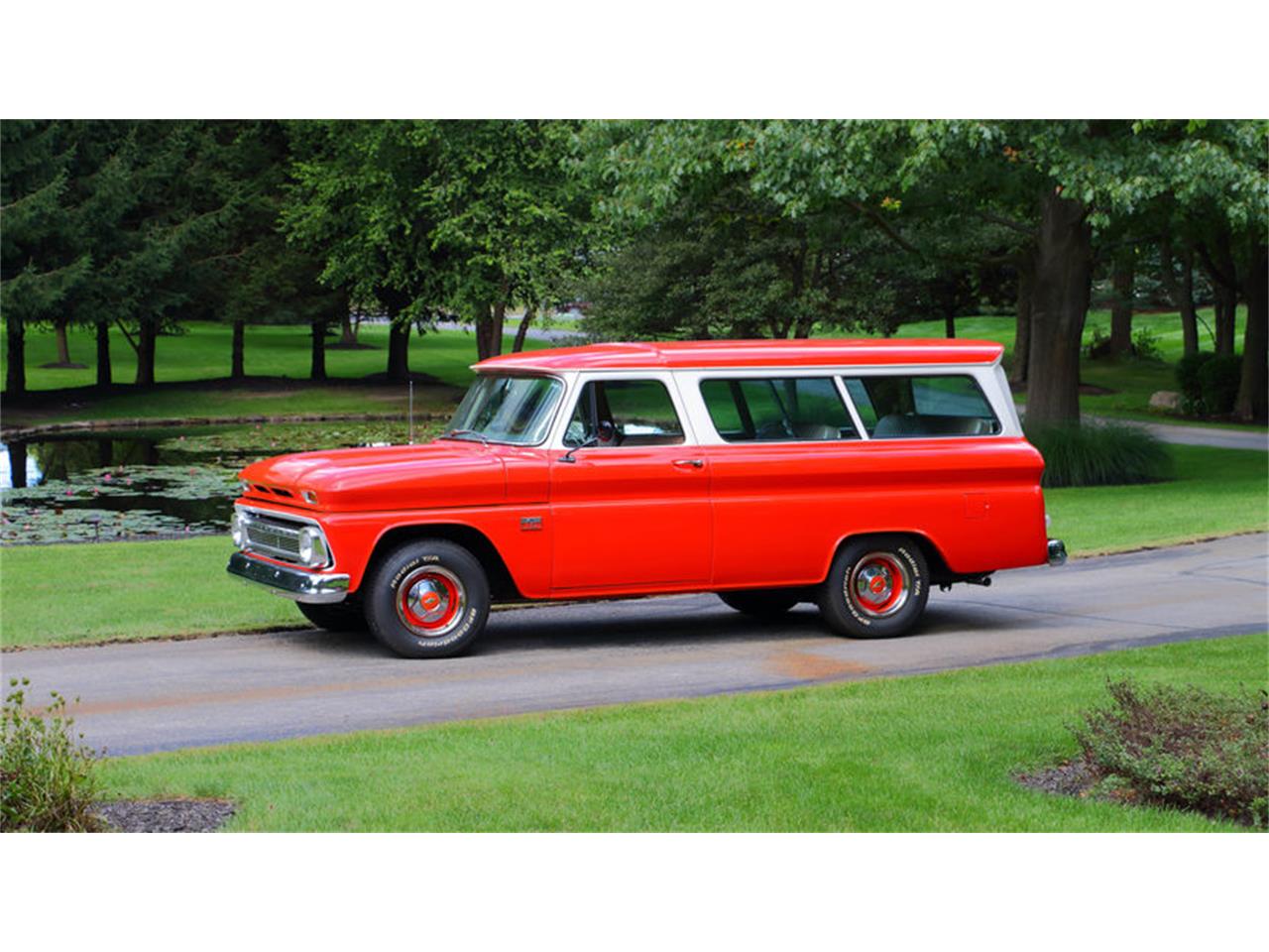 Chevrolet suburban 1966