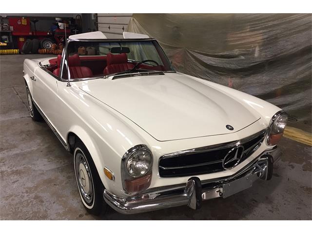 1969 Mercedes-Benz 280SL (CC-933813) for sale in Southampton, New York