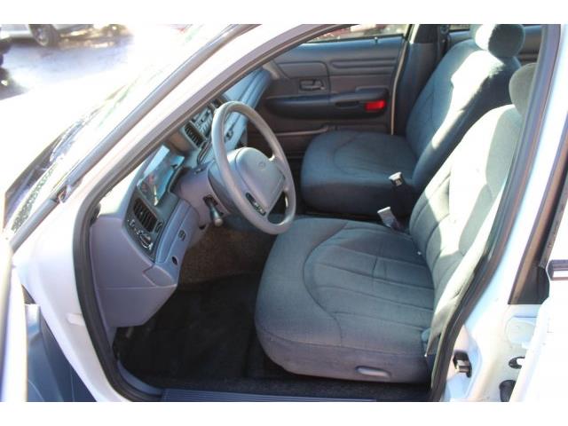2000 Ford Crown Victoria Police Pkg (CC-930833) for sale in Lynnwood, Washington