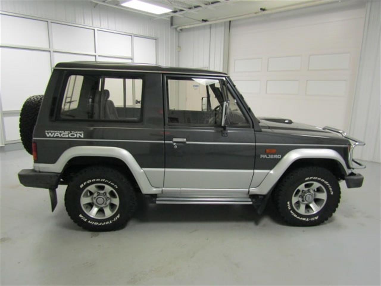 Mitsubishi pajero classic