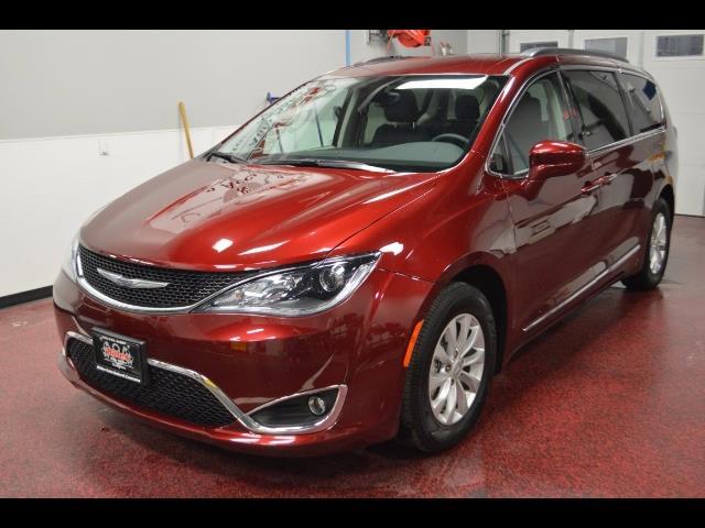 2017 Chrysler PacificaTouring-L (CC-939932) for sale in Bismarck, North Dakota