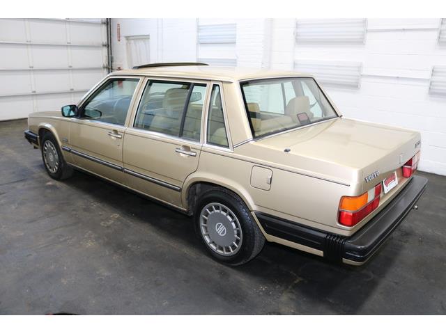 1989 Volvo 740 (CC-943964) for sale in Derry, New Hampshire