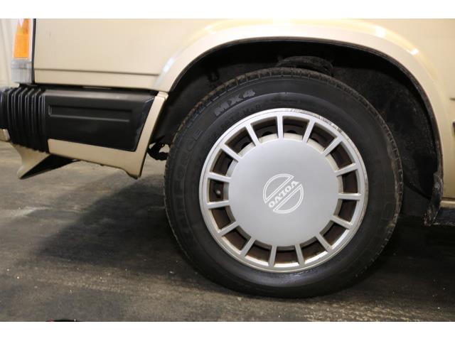 1989 Volvo 740 (CC-943964) for sale in Derry, New Hampshire