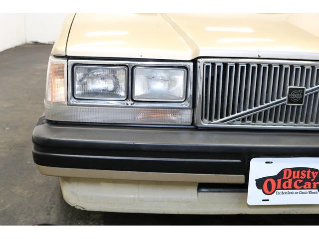1989 Volvo 740 (CC-943964) for sale in Derry, New Hampshire
