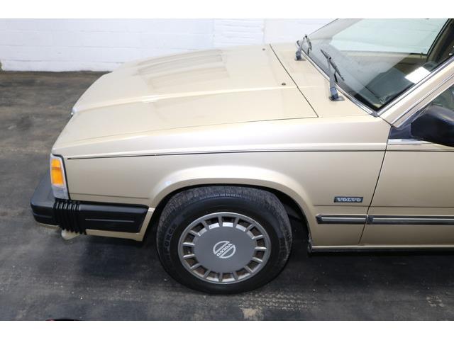 1989 Volvo 740 (CC-943964) for sale in Derry, New Hampshire