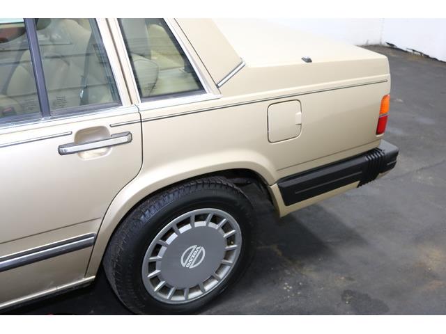 1989 Volvo 740 (CC-943964) for sale in Derry, New Hampshire