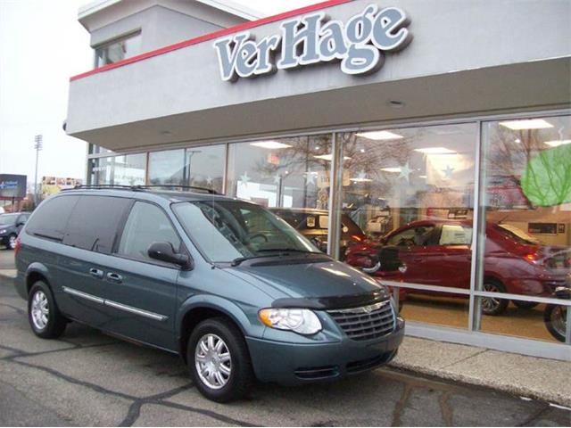 2006 Chrysler Town & Country (CC-940578) for sale in Holland, Michigan