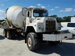 1972 Mack CONCRETE F (CC-950569) for sale in Online, No state