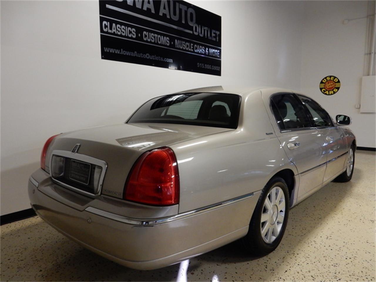 Lincoln town car 2004