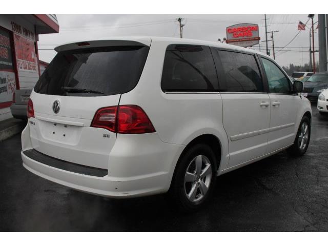 2010 Volkswagen Routan (CC-958216) for sale in Lynnwood, Washington