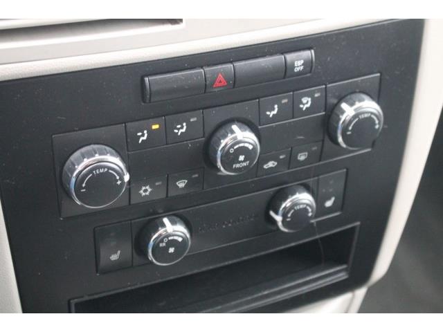 2010 Volkswagen Routan (CC-958216) for sale in Lynnwood, Washington