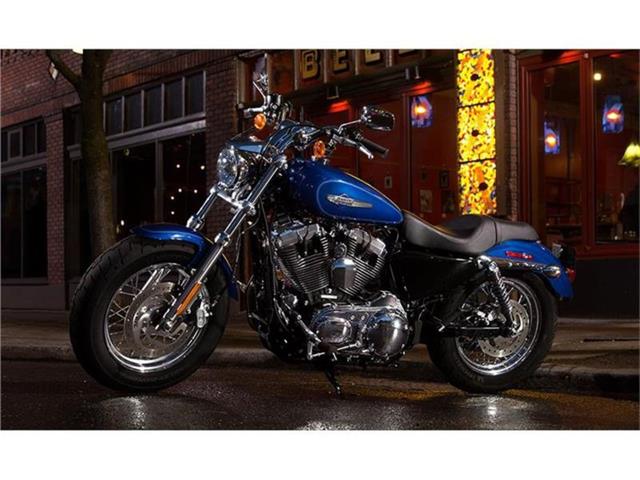 2017 Harley-Davidson® XL1200C Sportster® 1200 Custom for Sale in