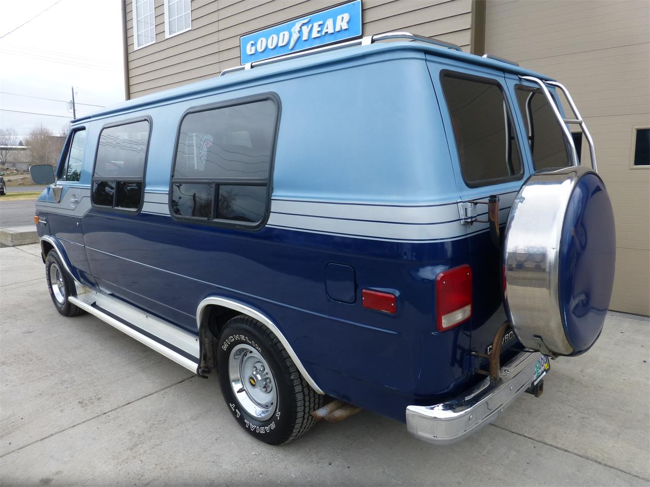 Chevrolet 1986 van