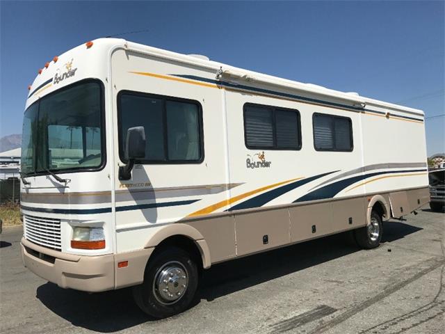 2002 Fleetwood Bounder (CC-975488) for sale in Ontario, California