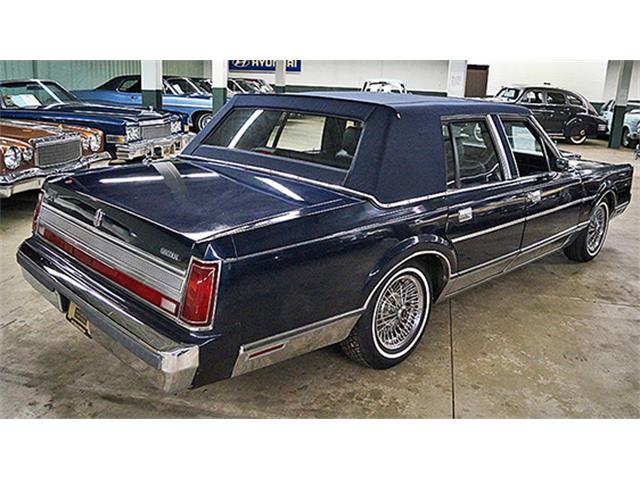 1989 Lincoln Four-Door Town Car Signature Edition (CC-975675) for sale in Auburn, Indiana