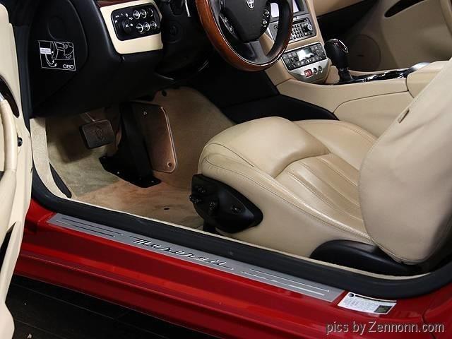 2010 Maserati GranTurismo Convertible (CC-976903) for sale in Addison, Illinois
