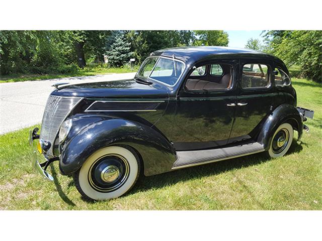 1937 Ford Deluxe Touring Sedan (CC-979371) for sale in Auburn, Indiana