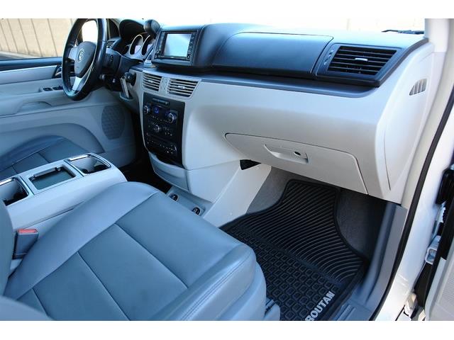 2009 Volkswagen Routan (CC-981224) for sale in Phoenix, Arizona