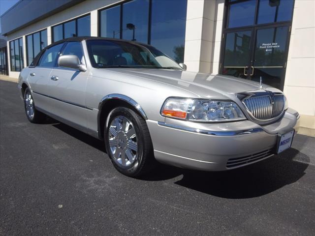 2005 Lincoln Town Car (CC-982350) for sale in Marysville, Ohio