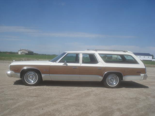 1976 Plymouth Gran Fury Sport Suburban Wagon (CC-987755) for sale in Milbank, South Dakota