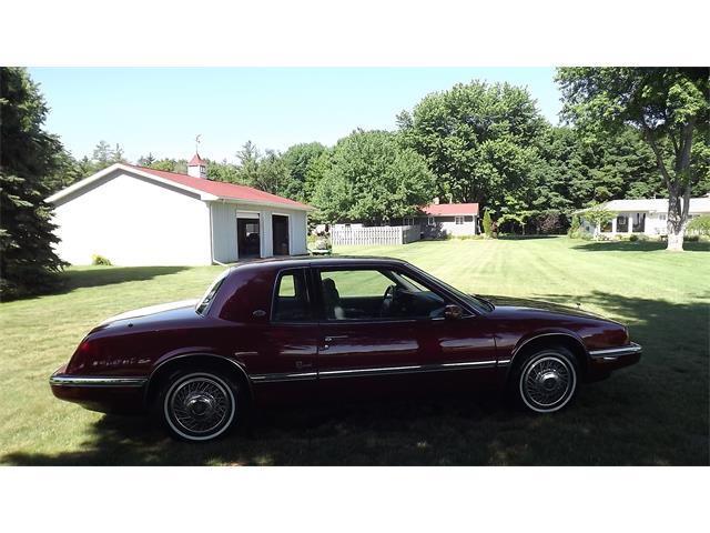 1992 Buick Riviera (CC-989652) for sale in Saginaw, Michigan