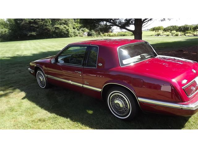1992 Buick Riviera (CC-989652) for sale in Saginaw, Michigan