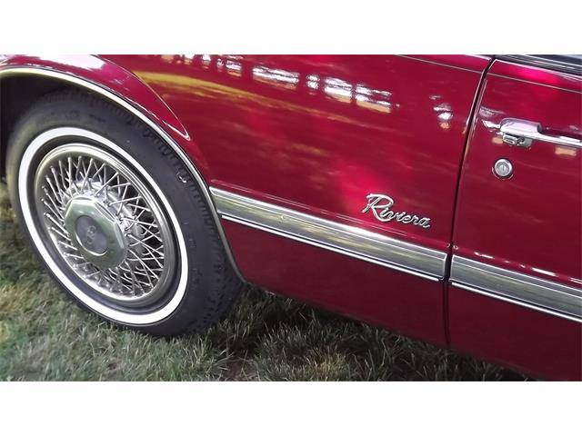 1992 Buick Riviera (CC-989652) for sale in Saginaw, Michigan