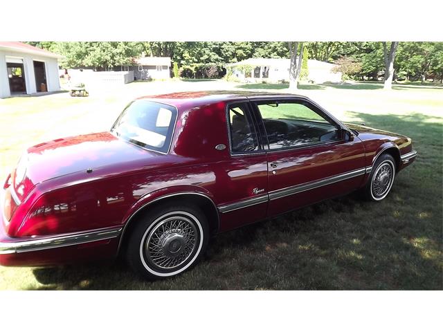1992 Buick Riviera (CC-989652) for sale in Saginaw, Michigan