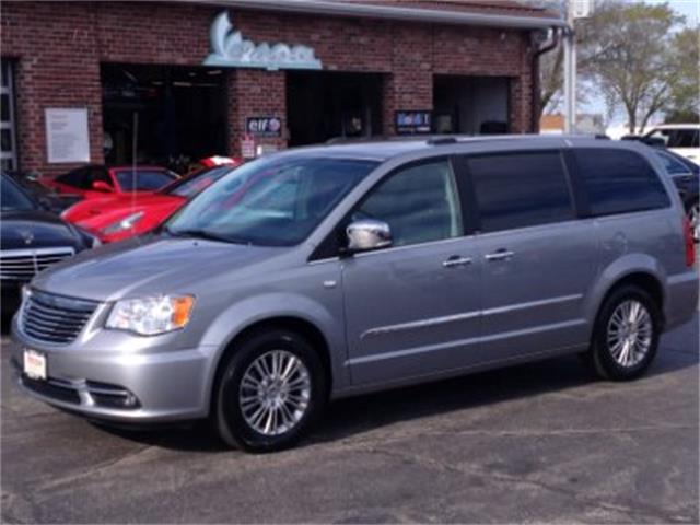 2014 Chrysler Town & Country (CC-980982) for sale in Brookfield, Wisconsin