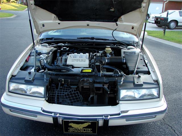 1992 Buick Riviera (CC-994630) for sale in Knoxville, Tennessee