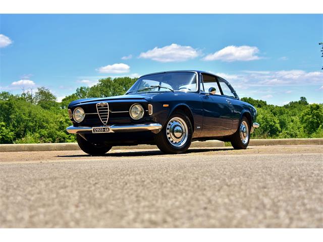 Twin-Spark 2.0L-Powered 1969 Alfa Romeo GT 1300 Junior for sale on