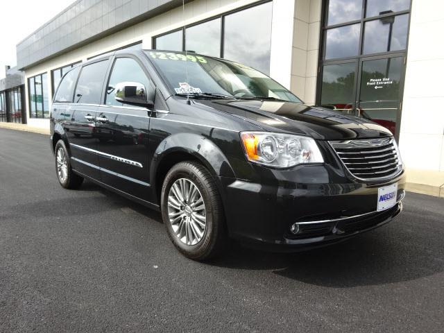2014 Chrysler Town & Country (CC-997822) for sale in Marysville, Ohio